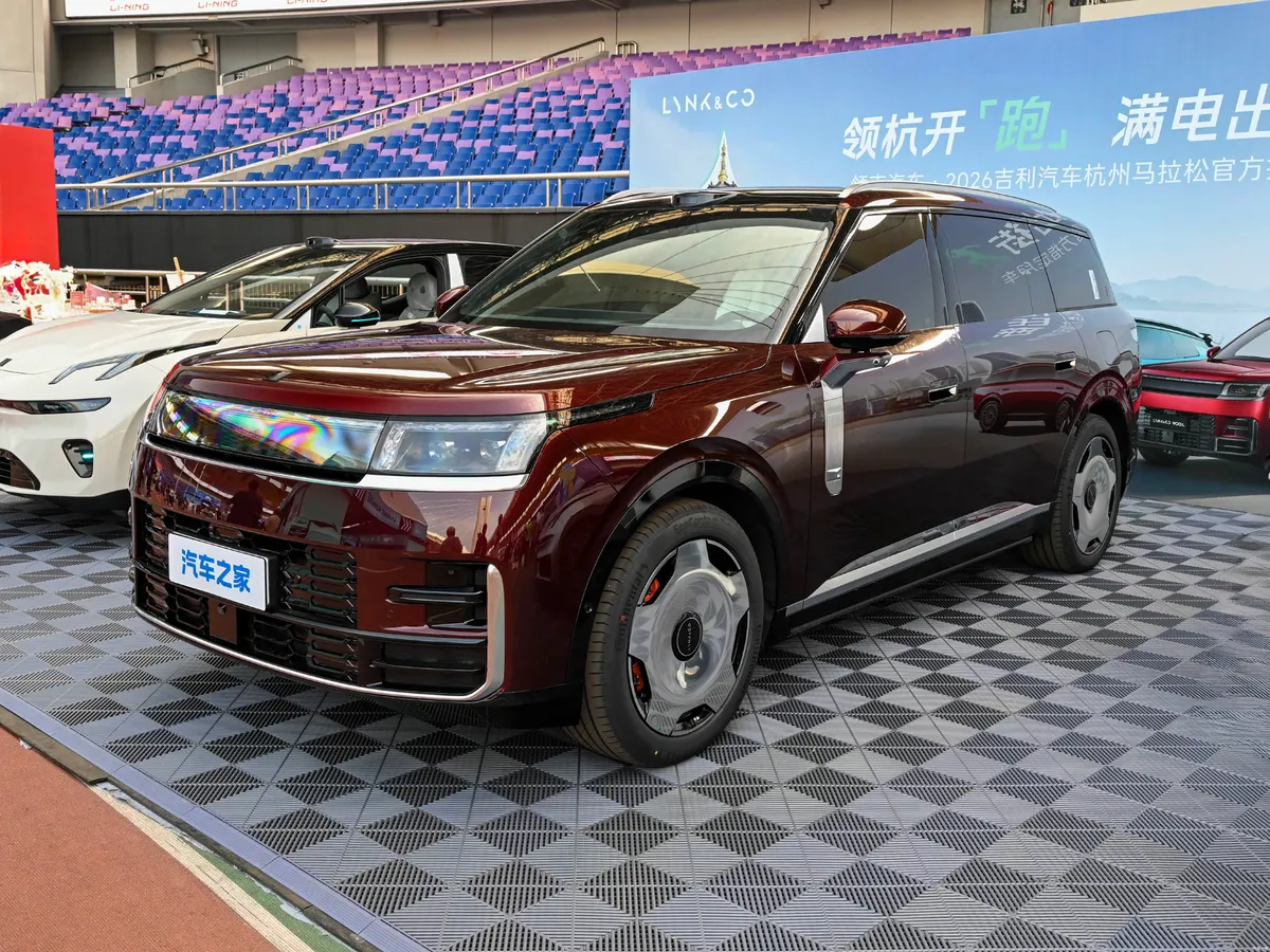 Lynk & Co 900L: Siebensitzer mit 430 km E-Reichweite
